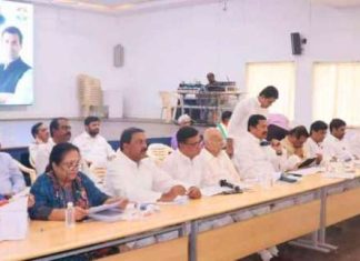 गडचिरोली – चिमूर लोकसभेची जागा काँग्रेस पक्षालाच मिळावी नेते आणि पदाधिकाऱ्यांचा पक्षश्रेष्ठी पुढे आग्रह