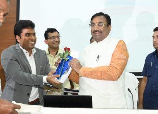 सर्वांगीण विकासात चंद्रपूर जिल्हा राज्यात आदर्श ठरावा ;पालकमंत्री ना. श्री. सुधीर मुनगंटीवार यांचा निर्धार