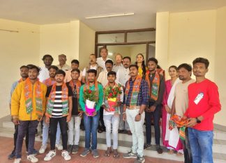 खासदार अशोक नेते यांच्या नेतृत्वात विश्वास ठेऊन सावली येथे युवकांचा भाजपामध्ये पक्ष प्रवेश