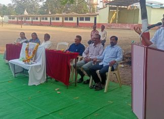 विश्वशांती विद्यालयात दहावीच्या विद्यार्थ्यांना निरोप