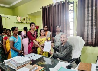 खेडीतील शेकडो महिलांची पाण्यासाठी पंचायत समितीला धडक – गटविकास अधिकाऱ्यांना निवेदन सादर