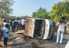 अपघात…टेम्पो उलटला..30 जखमी महिलांना जिल्हा सामान्य रुग्णालयात भरती
